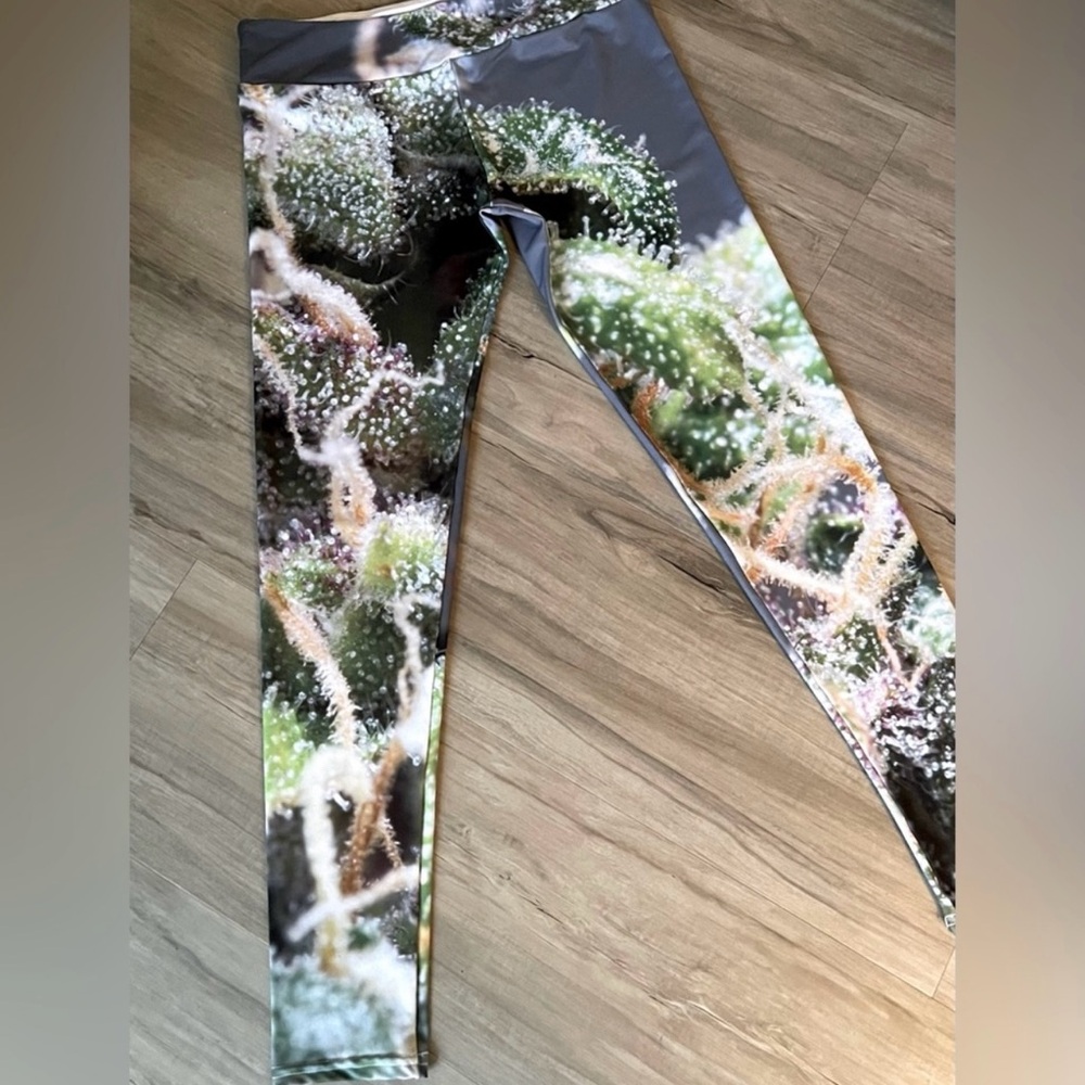 Unique Society6 Brand Leggings ~ 4 pairs included 👖👖👖👖, Sz XL…. - Picture 4 of 8